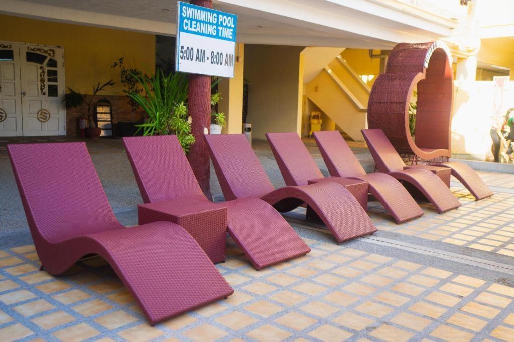 Suzuki Beach Hotel Olongapo Exterior foto