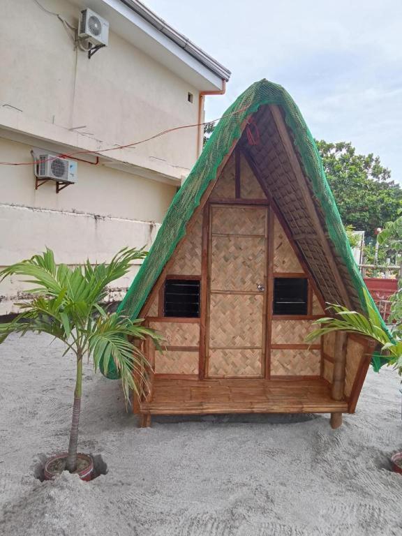Suzuki Beach Hotel Olongapo Exterior foto