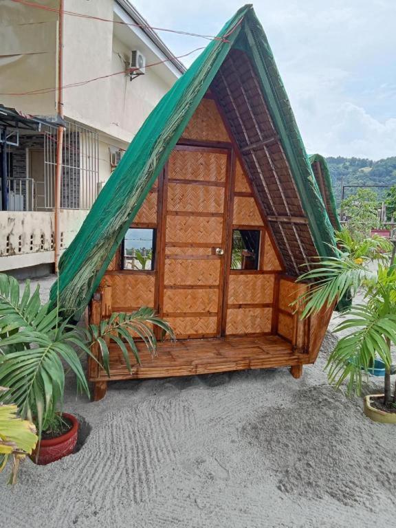 Suzuki Beach Hotel Olongapo Exterior foto