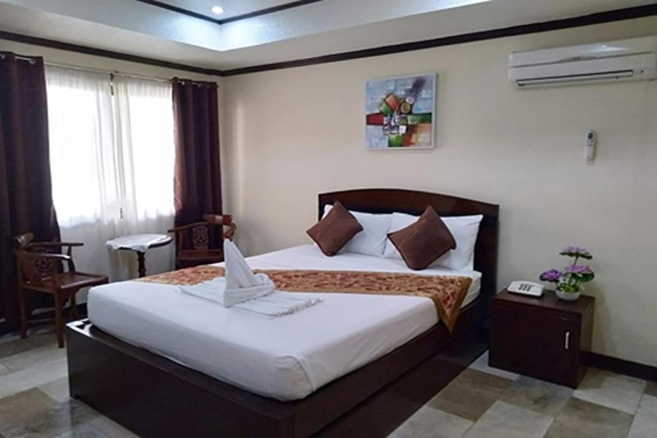 Suzuki Beach Hotel Olongapo Exterior foto